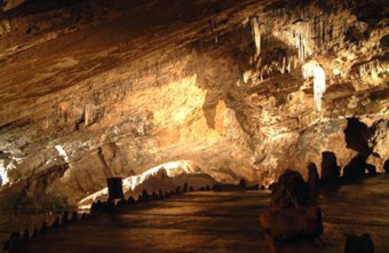 Grotten von Han
