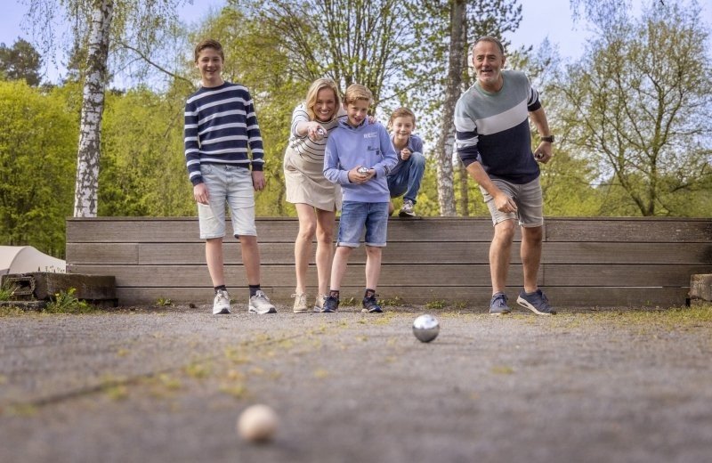 Camping bertrix jeu de boules op de camping