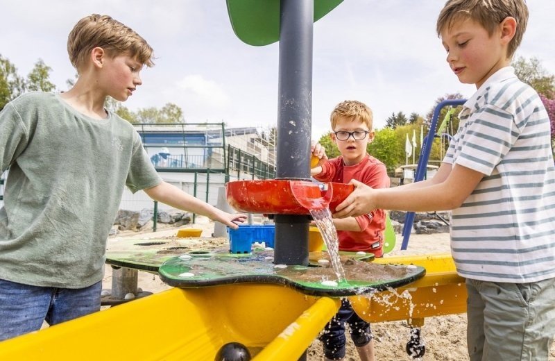 Lekker spelen waterspeeltafel op ardennen camping met korting